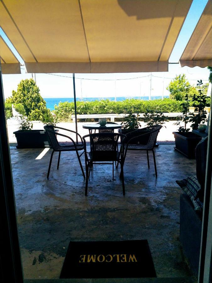 New Seafront Studio Pensionat Anavyssos Exteriör bild